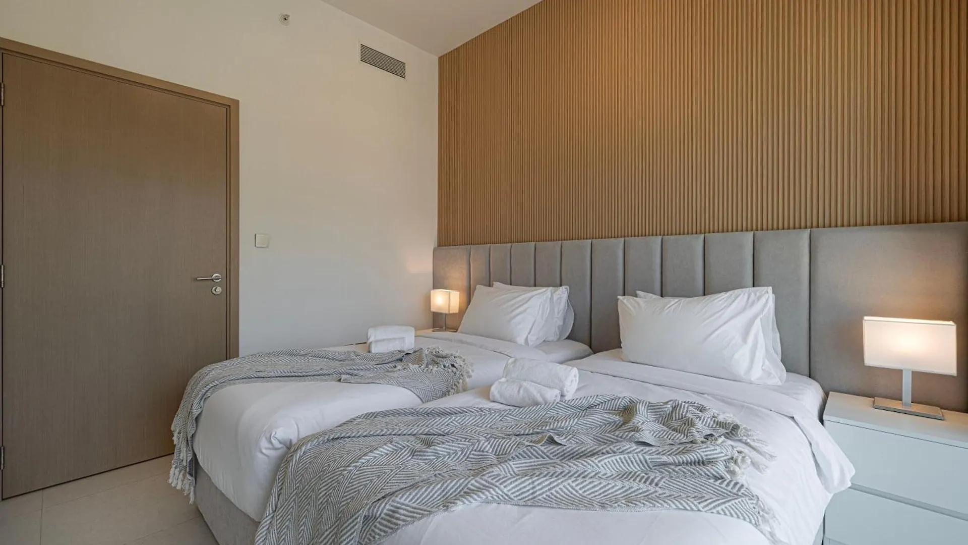 Apartment Full Burj Khalifa View! Brand New 2 Bedrooms! 5Min Walk From Dubai Mall!